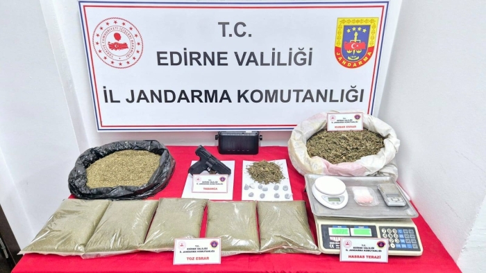 JANDARMA UYUŞTURUCU TACİRLERİNE GÖZ AÇTIRMIYOR